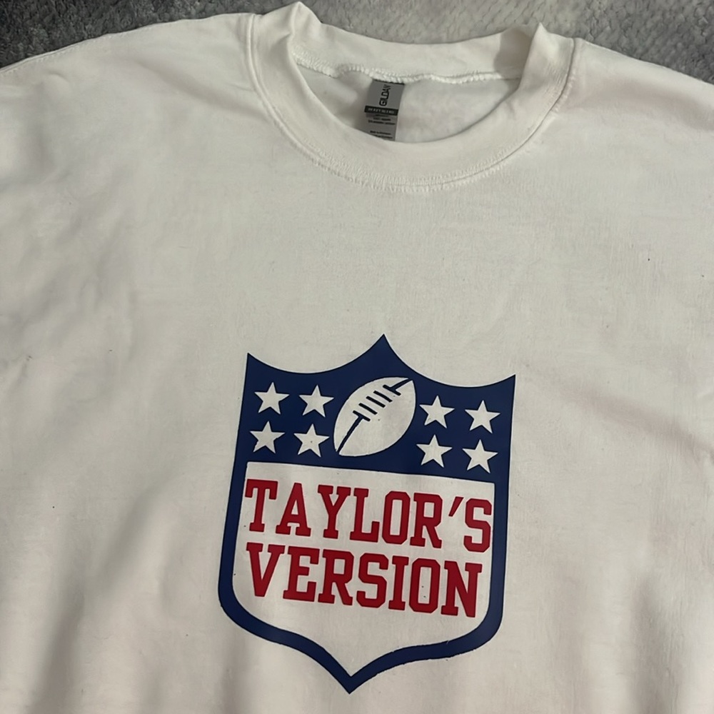 Taylor’s version crewneck